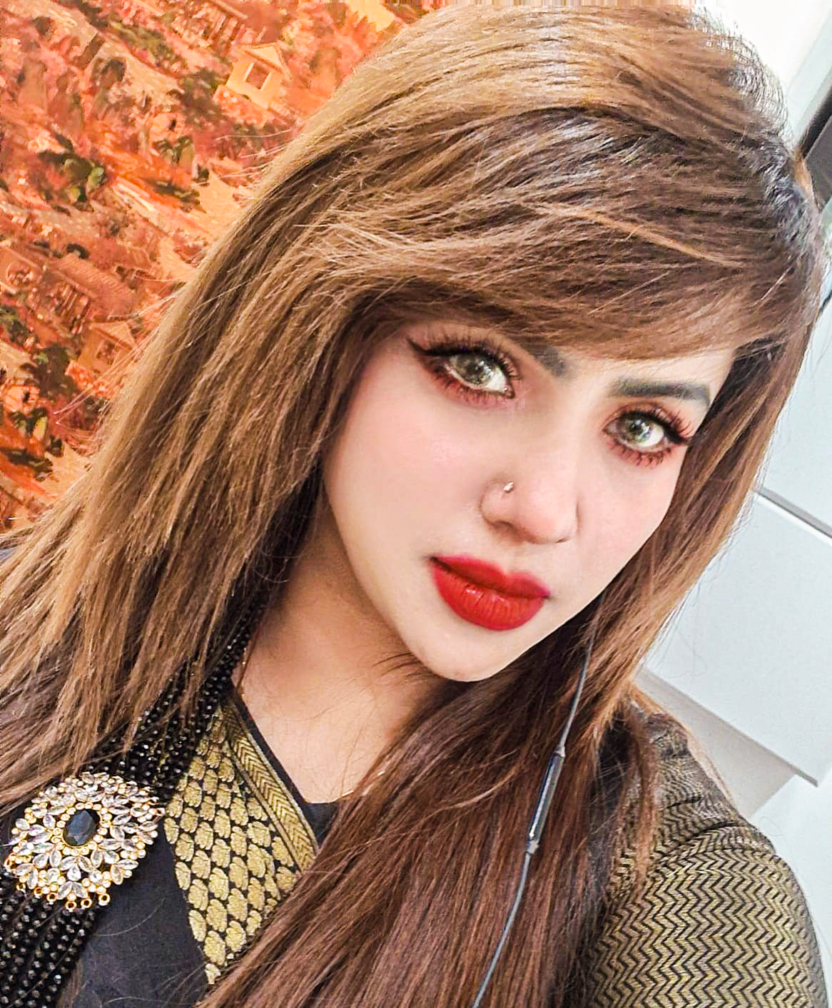 Anushe-Makeover CEO Anushe-Makeover CEO